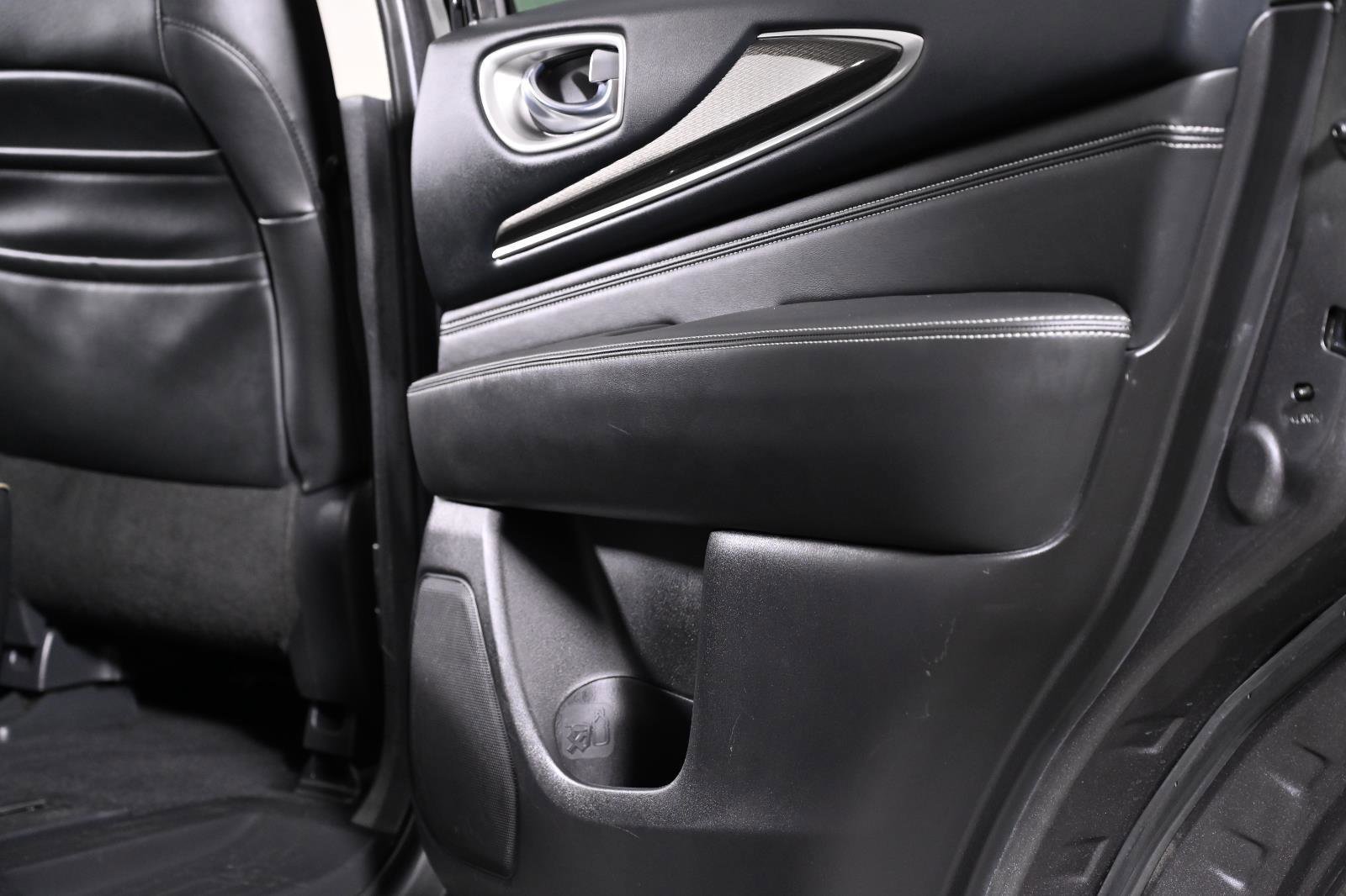Used 2020 INFINITI QX60 Luxe w/ Essential Package image 39