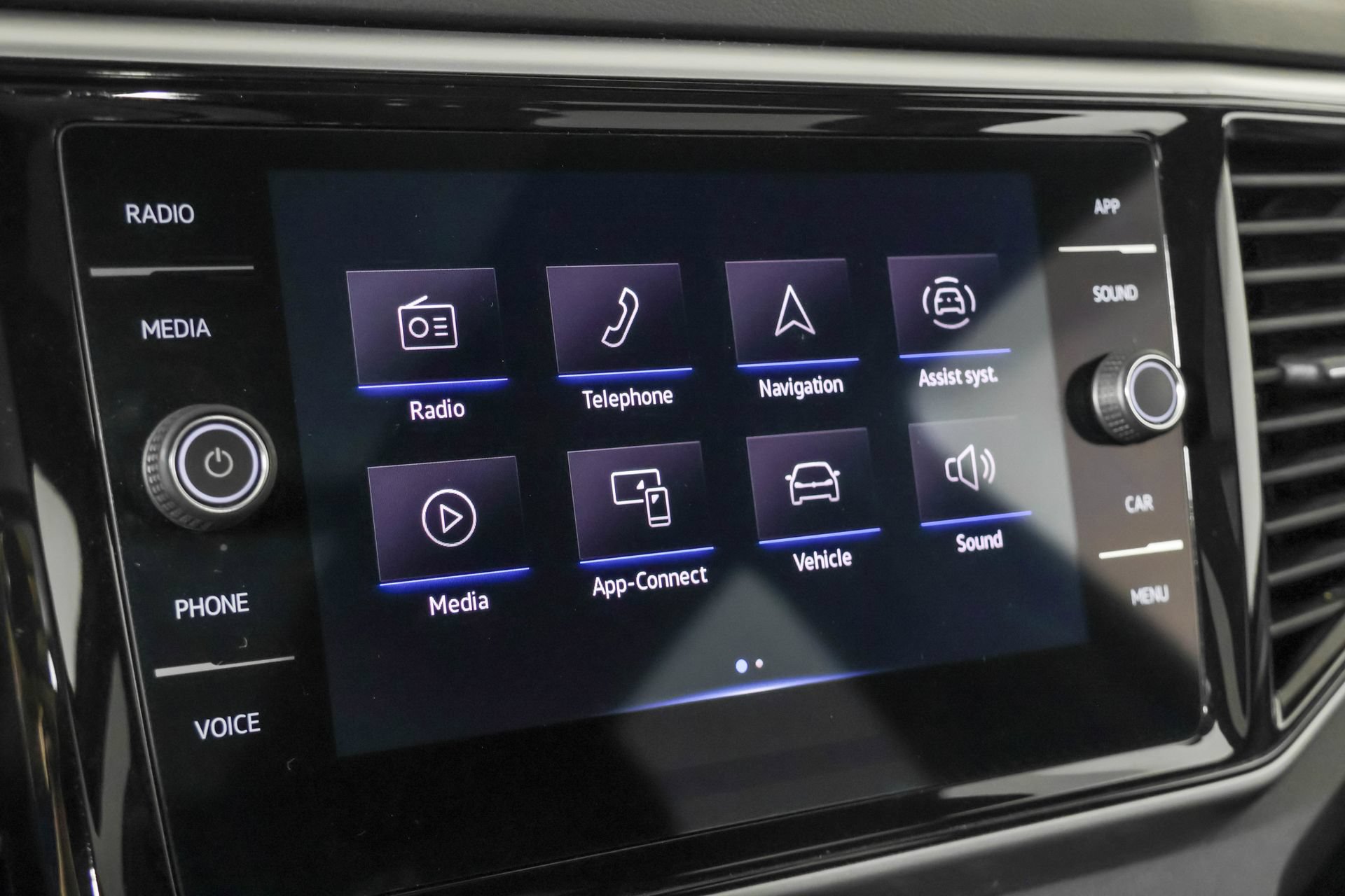 Certified 2023 Volkswagen Atlas Cross Sport SE w/ Panoramic Sunroof Package AWD/4WD image 31