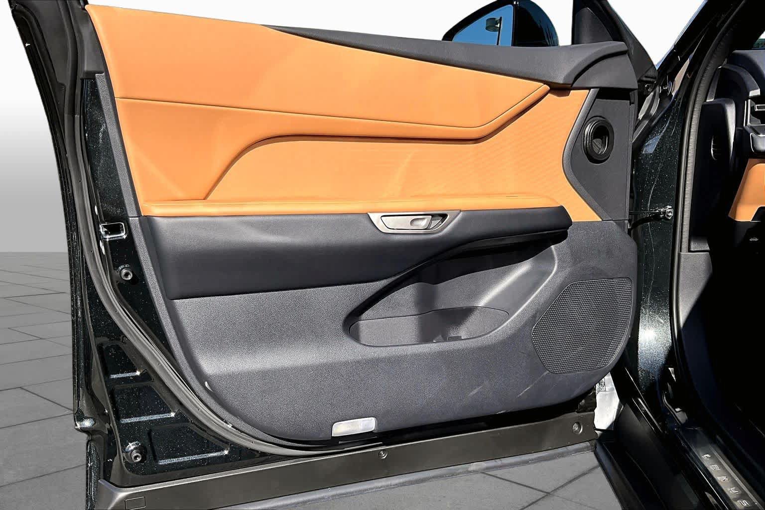 New 2026 Lexus ES 350e FWD image 16