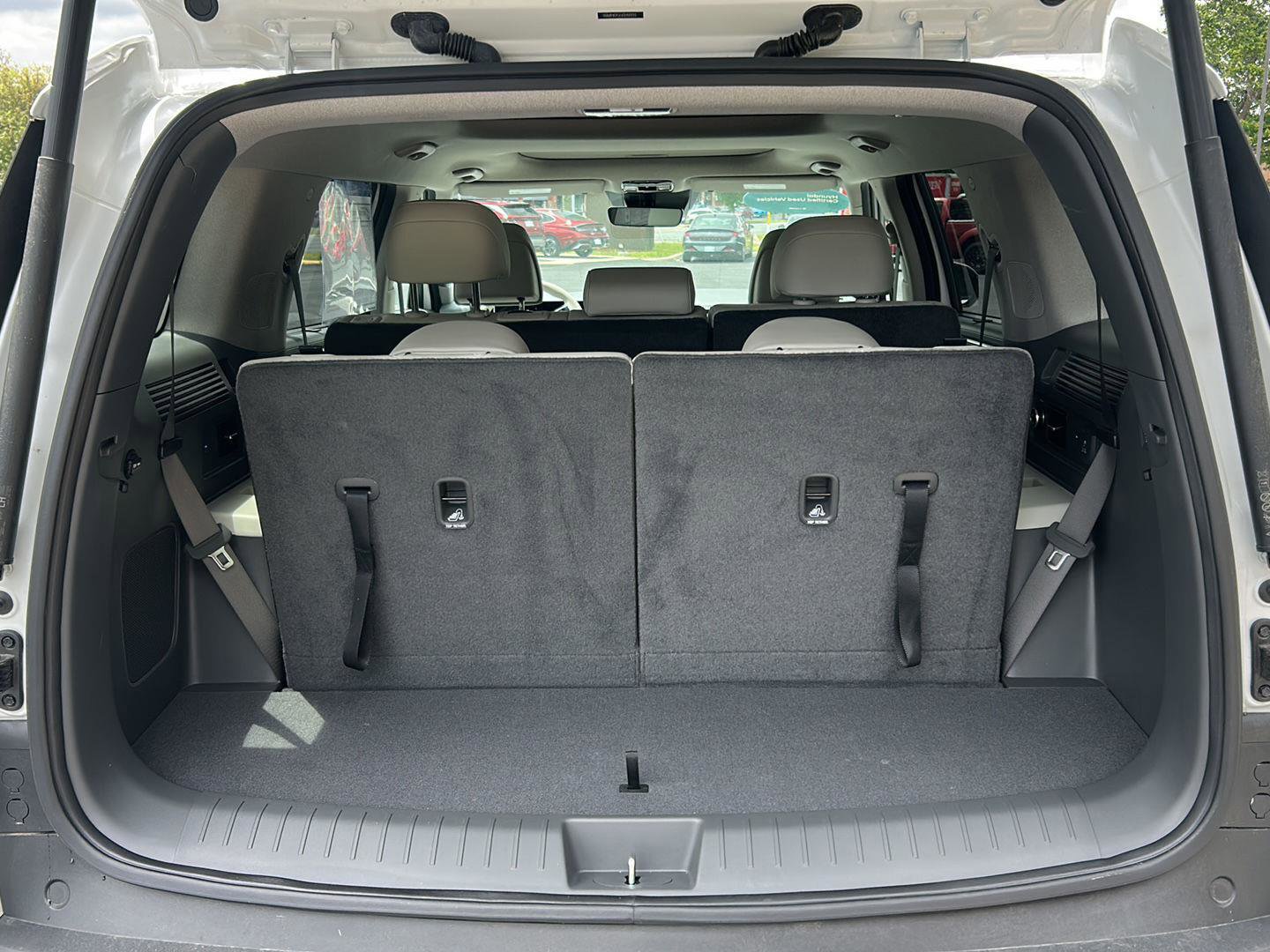 Certified 2025 Hyundai Santa Fe Limited AWD/4WD image 8