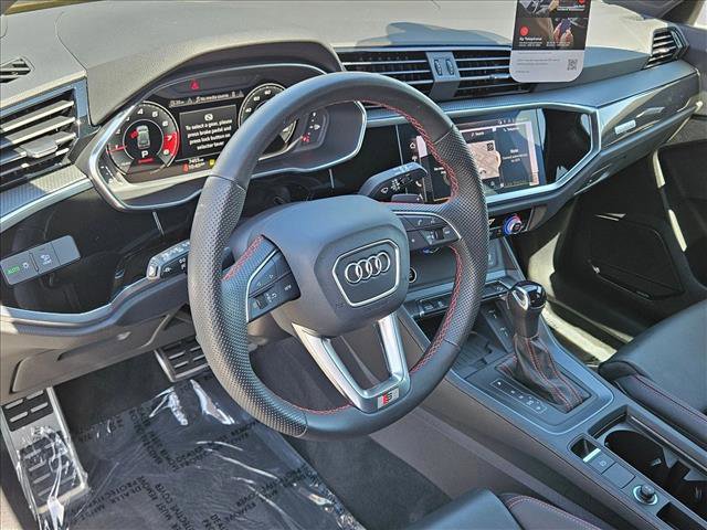 Certified 2025 Audi Q3 2.0T Premium Plus w/ Premium Plus Package AWD/4WD image 10