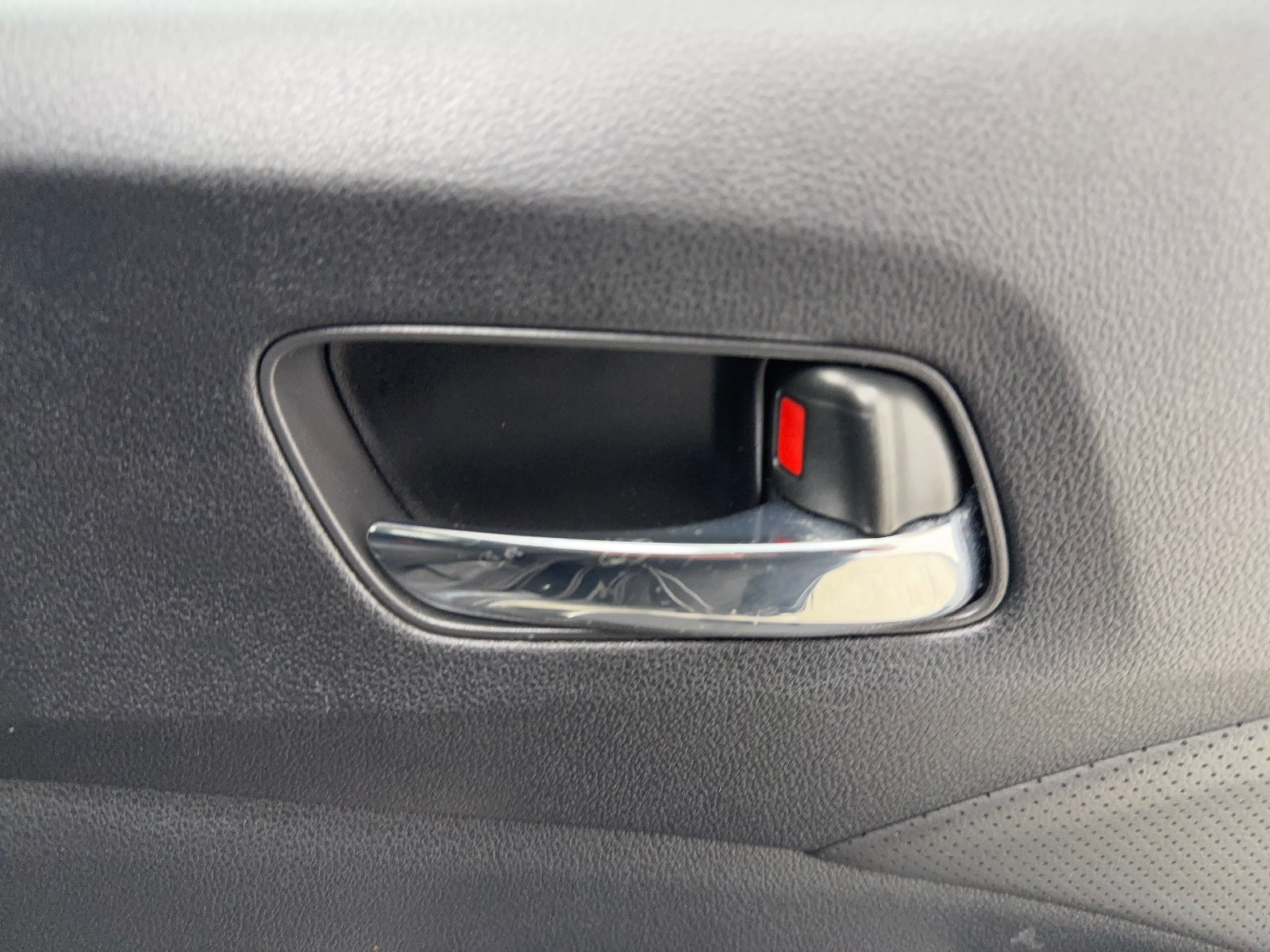 Used 2016 Honda CR-V Touring image 40