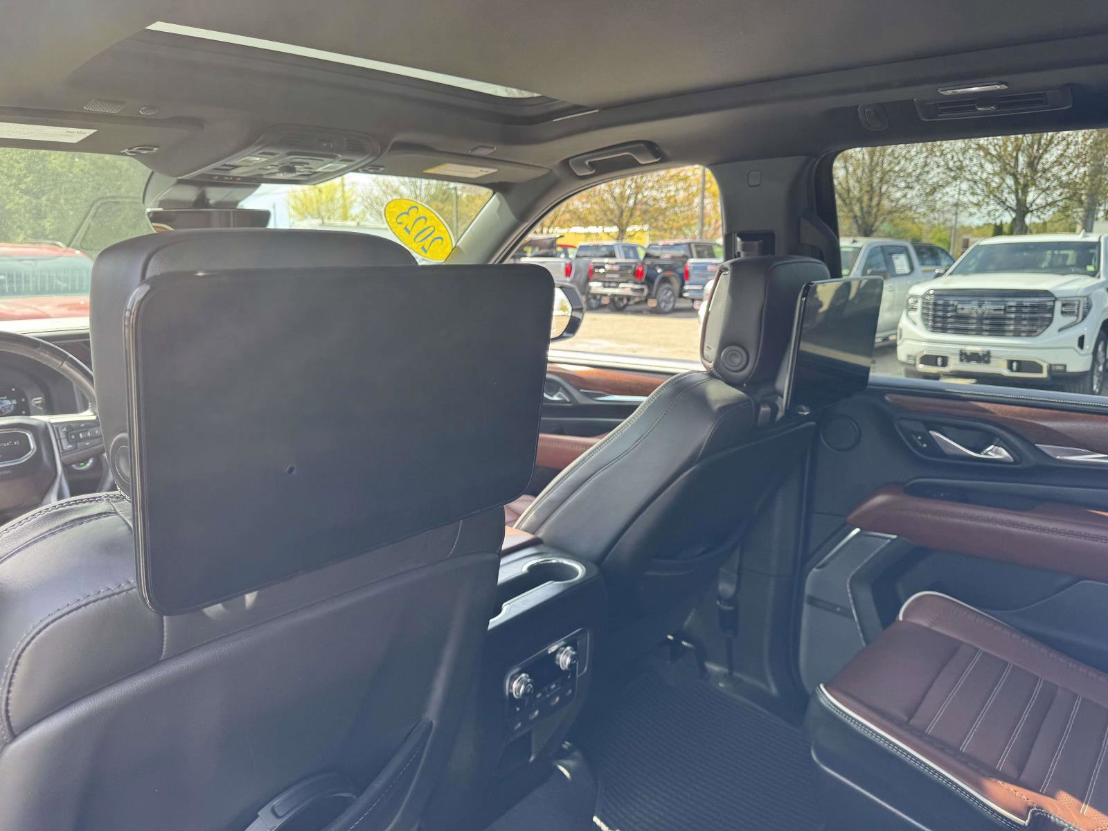 Used 2023 GMC Yukon XL Denali Ultimate AWD/4WD image 20