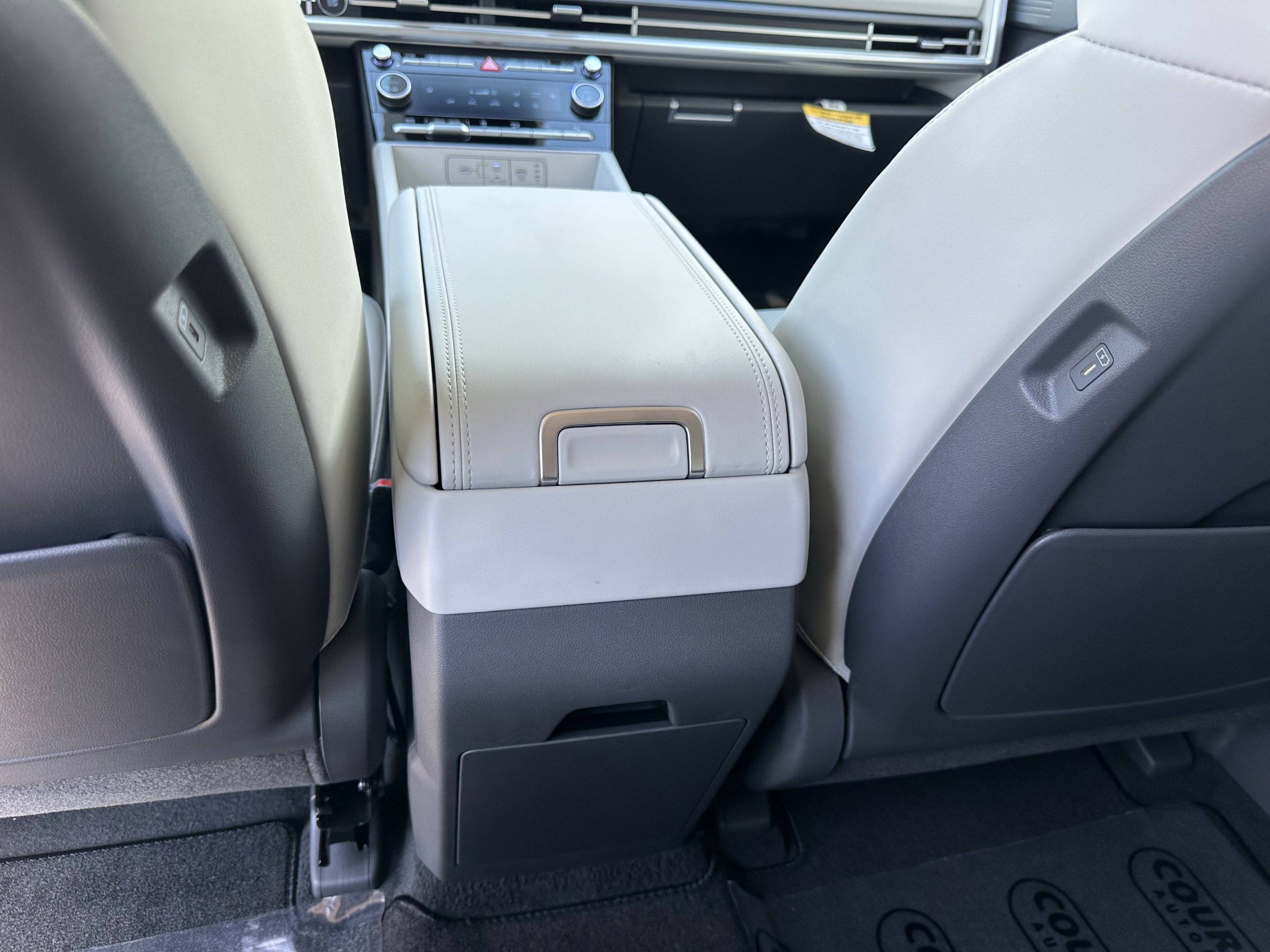 New 2027 Hyundai Santa Fe SEL FWD image 12