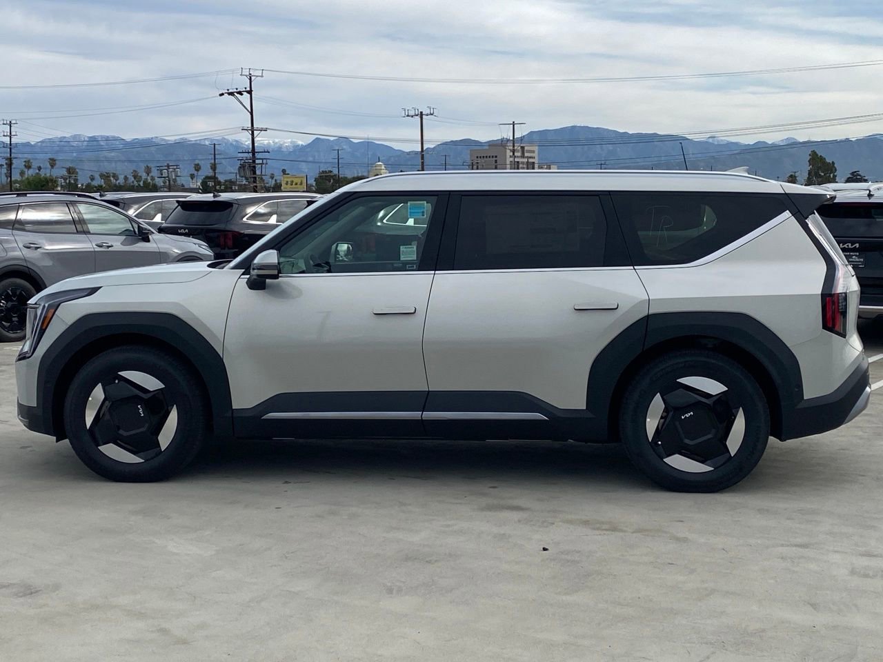 New 2026 Kia EV9 Wind image 6