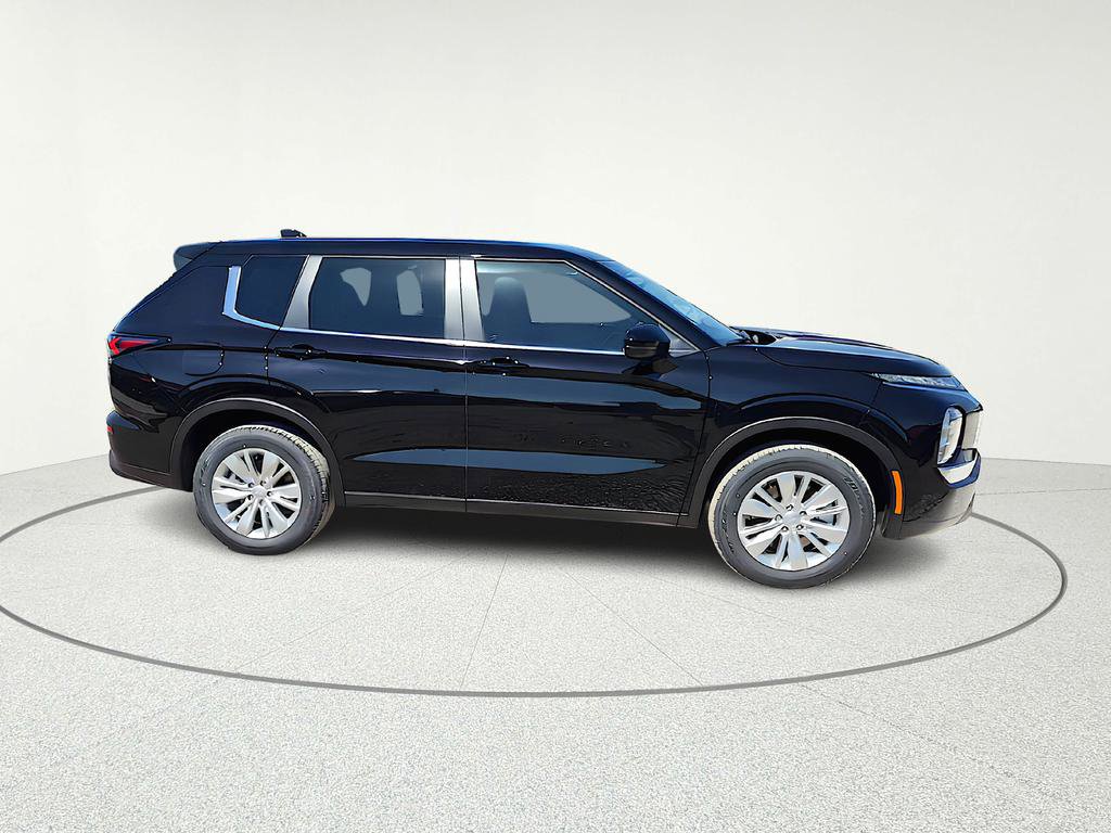 New 2026 Mitsubishi Outlander ES image 8