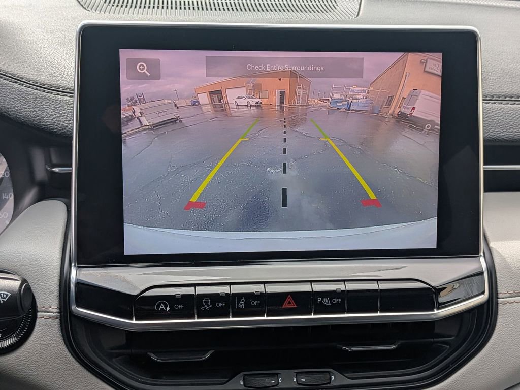 Used 2025 Jeep Compass Limited image 18