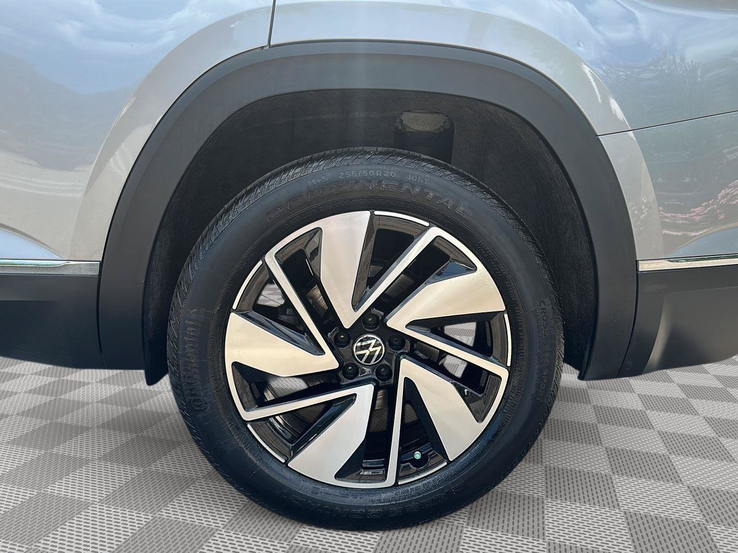 Used 2024 Volkswagen Atlas SEL AWD/4WD image 12