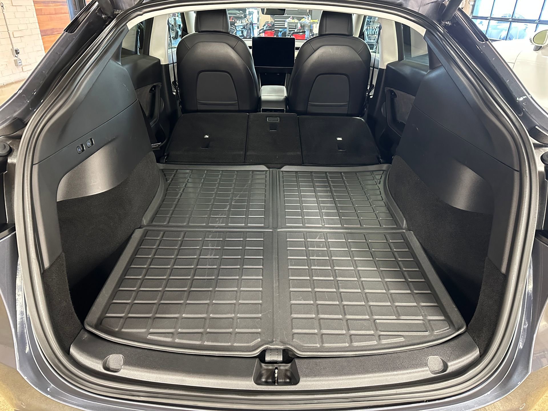 Used 2021 Tesla Model Y Long Range image 16
