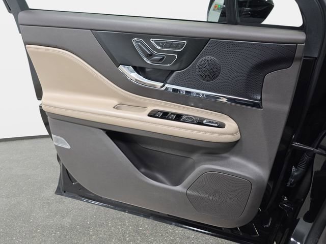 Certified 2023 Lincoln Corsair FWD image 24