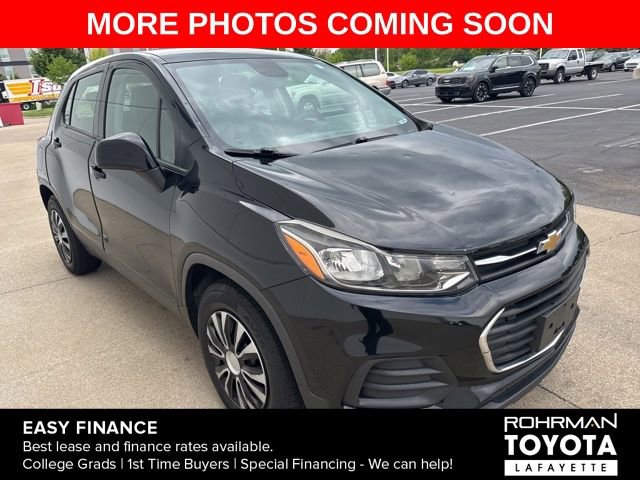 Used 2018 Chevrolet Trax LS w/ LPO, Cargo Package FWD image 3