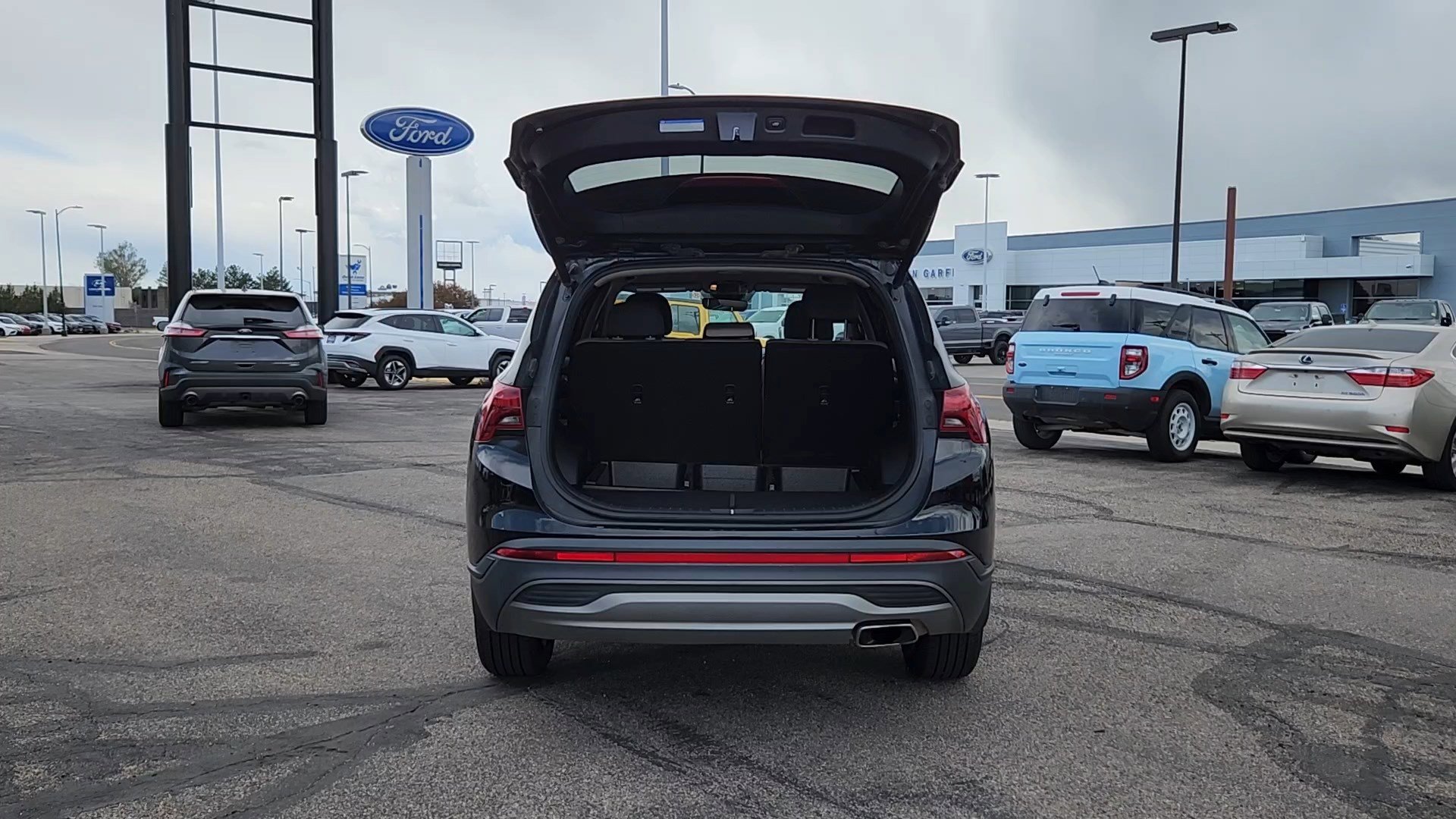 Used 2023 Hyundai Santa Fe SEL w/ Cargo Package AWD/4WD image 17