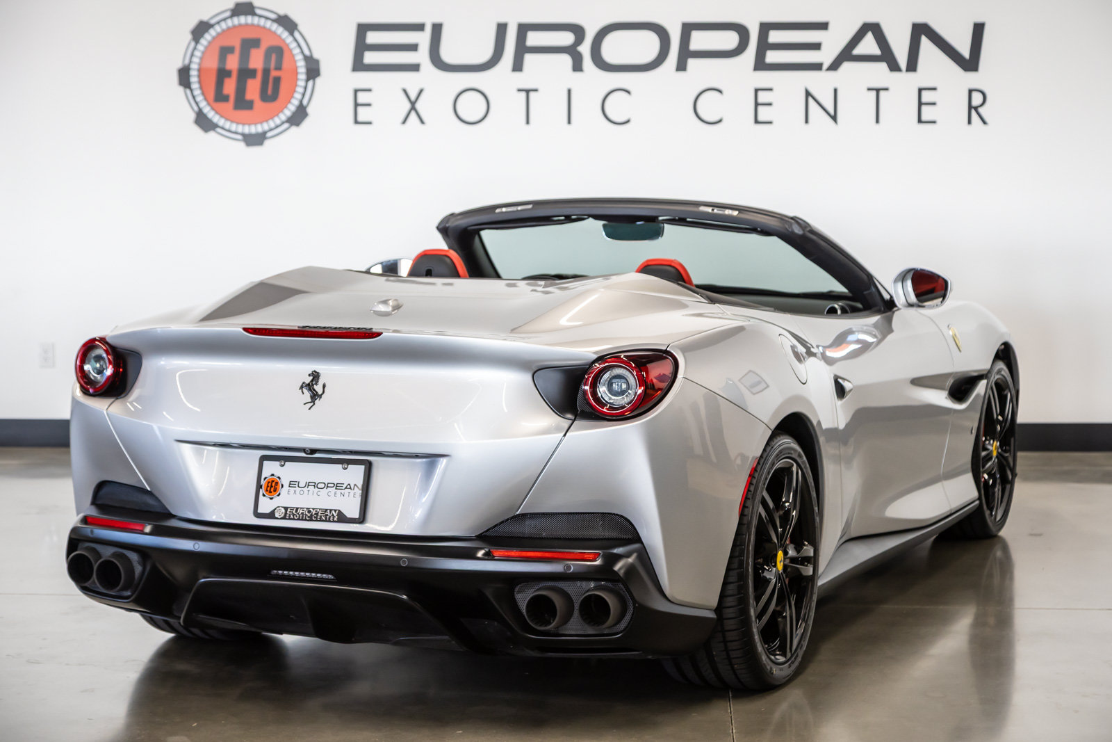 Used 2019 Ferrari Portofino RWD image 8