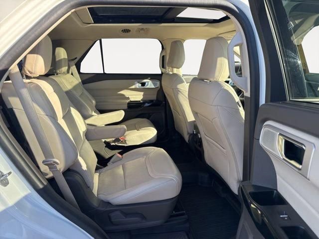 Used 2021 Ford Explorer Platinum image 13