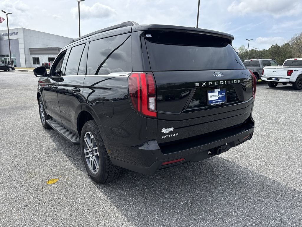 Used 2025 Ford Expedition Active AWD/4WD image 5
