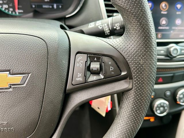 Used 2021 Chevrolet Trax LT FWD image 30