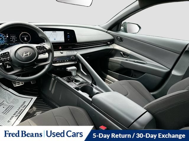 Used 2025 Hyundai Elantra SEL FWD image 27