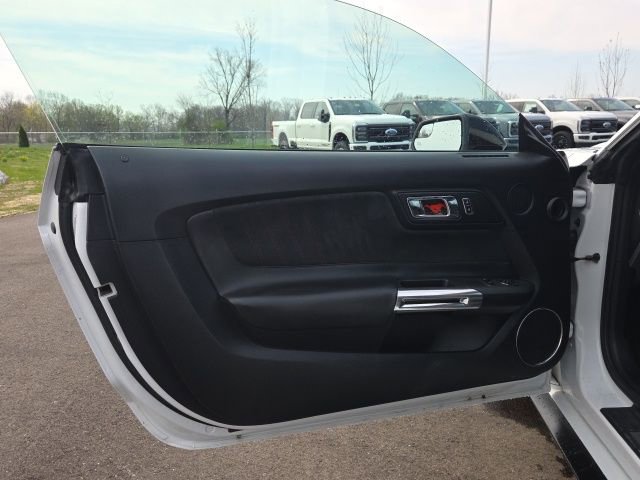 Used 2016 Ford Mustang GT Premium image 17