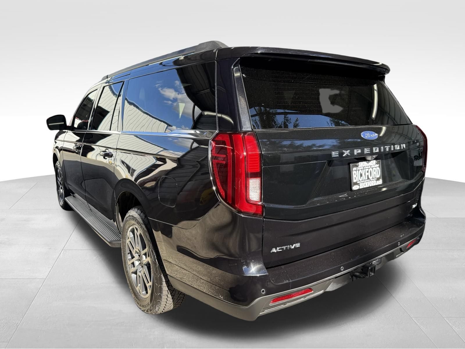 Used 2025 Ford Expedition Max Active AWD/4WD image 8
