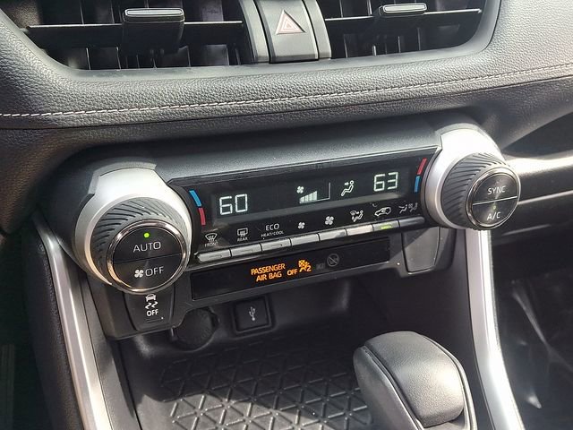 Used 2021 Toyota RAV4 XLE w/ Convenience Package image 18