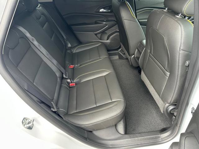 New 2025 Chevrolet Trax ACTIV image 11