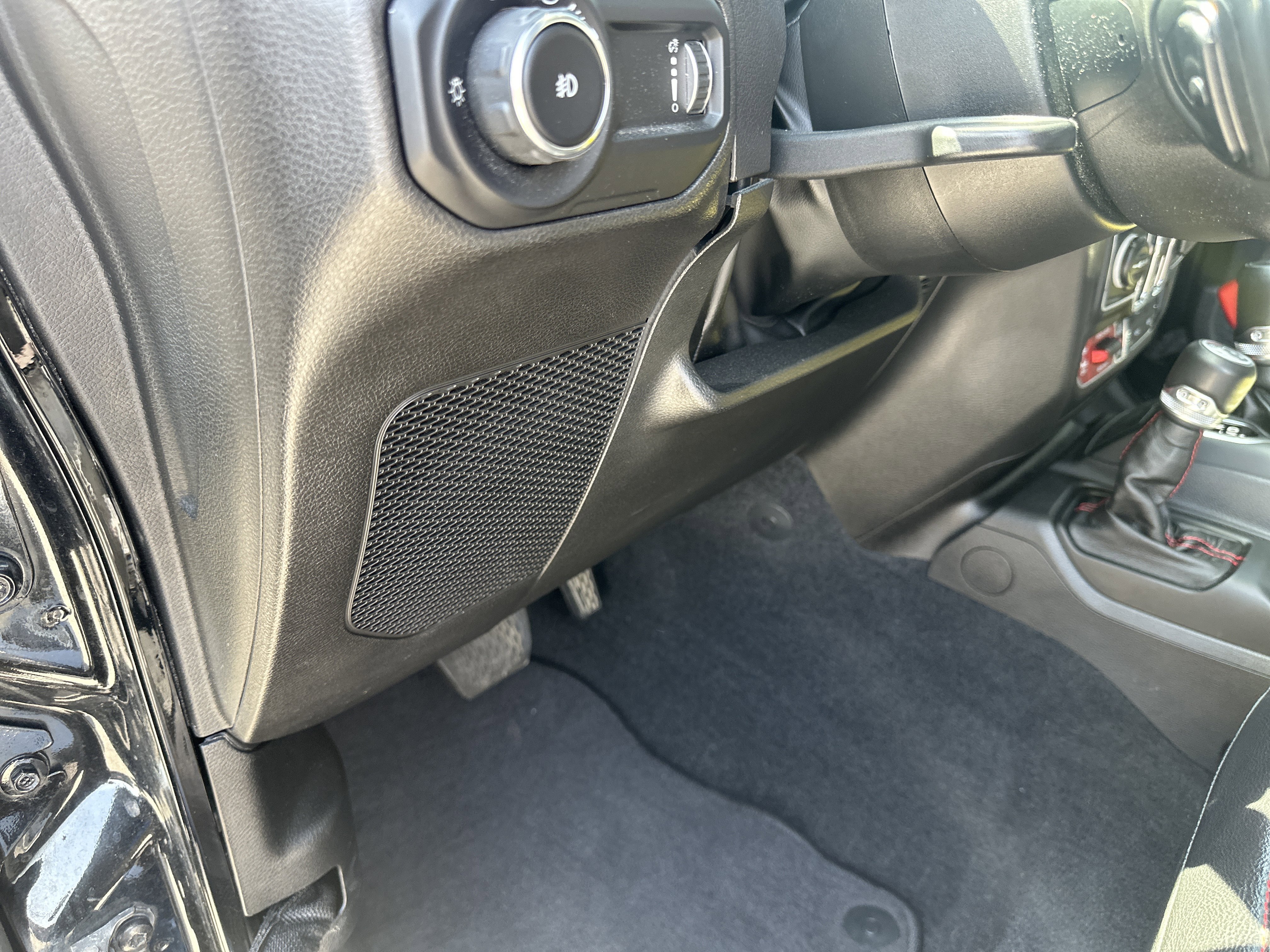 Used 2023 Jeep Wrangler Unlimited Rubicon w/ LED Lighting Group AWD/4WD image 35