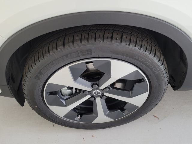 New 2026 Volvo XC40 B5 Plus w/ Protection Package Premier AWD/4WD image 25