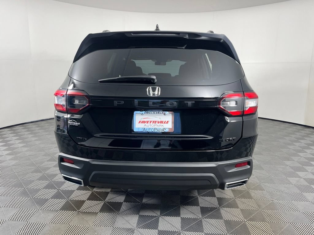 Certified 2025 Honda Pilot Sport image 4