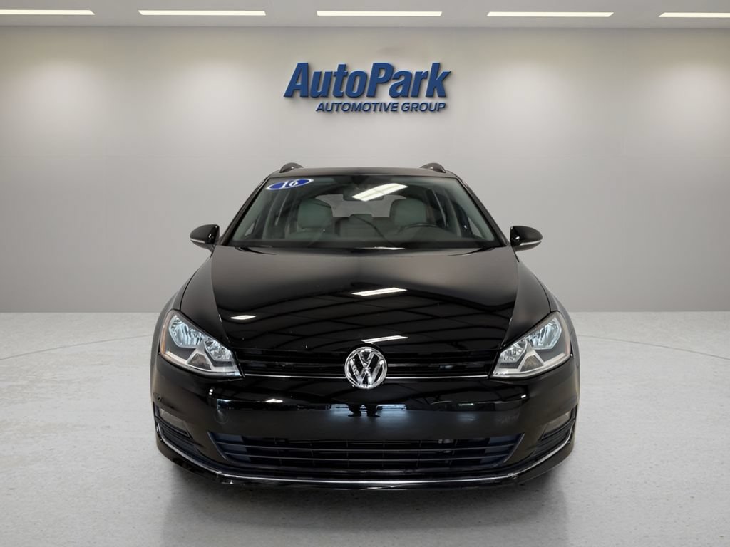 Used 2016 Volkswagen Golf SE FWD image 2