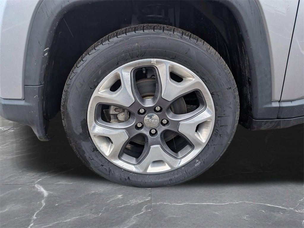 Used 2019 Jeep Compass Limited image 29