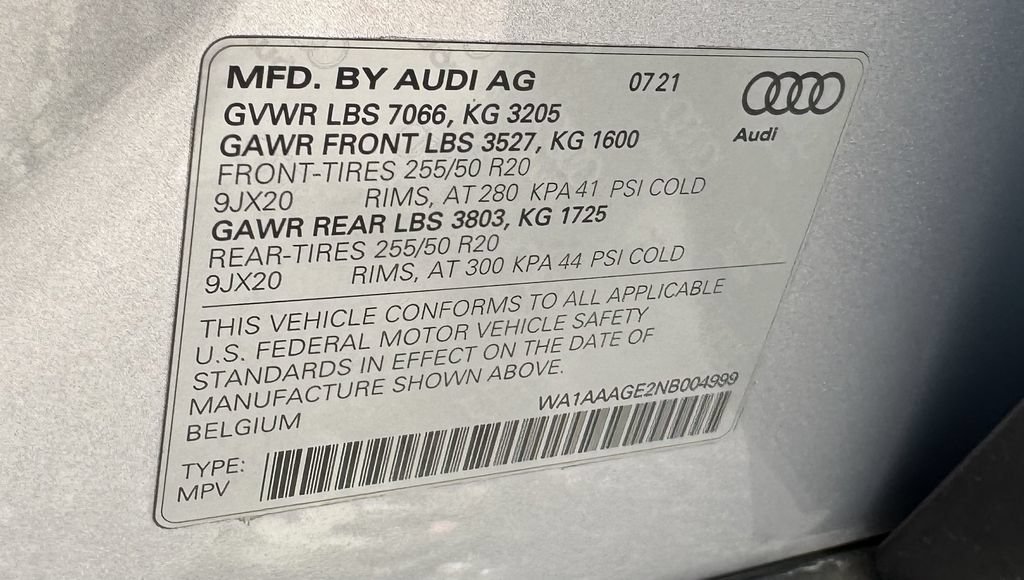Used 2022 Audi e-tron Premium w/ Convenience Plus Package AWD/4WD image 30
