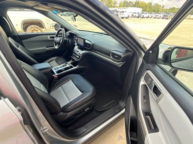 Certified 2022 Ford Explorer XLT w/ Equipment Group 202A RWD image 23