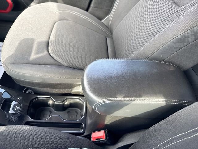 Used 2022 Jeep Renegade Latitude AWD/4WD image 21