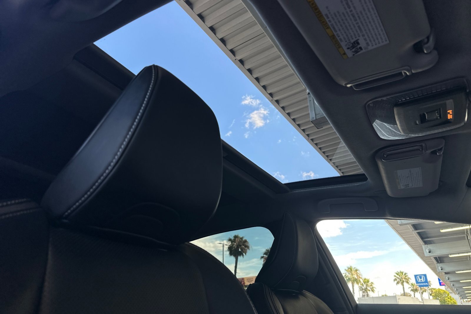 Used 2024 Toyota Prius XLE FWD image 15