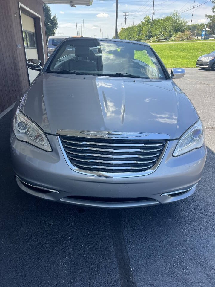 Used 2013 Chrysler 200 Limited FWD image 6