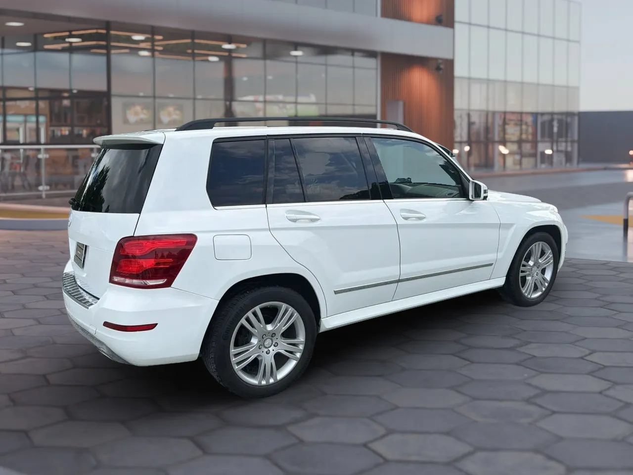 Used 2015 Mercedes-Benz GLK 350 2WD image 14