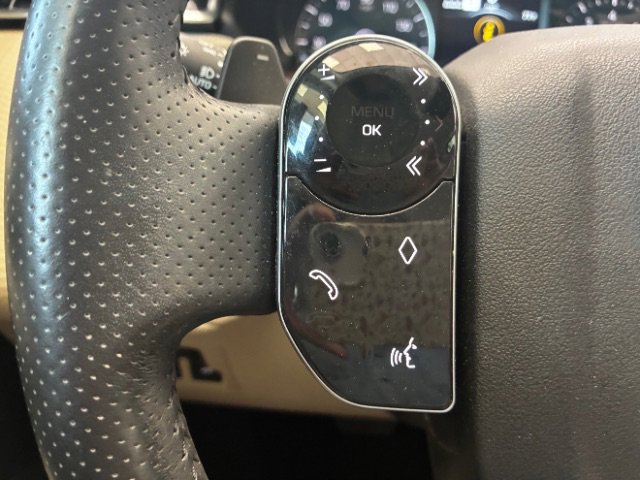 Used 2020 Land Rover Range Rover Velar S image 19