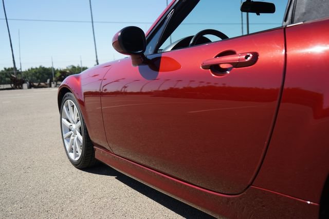 Used 2006 MAZDA MX-5 Miata Sport w/ Appearance Pkg RWD image 35