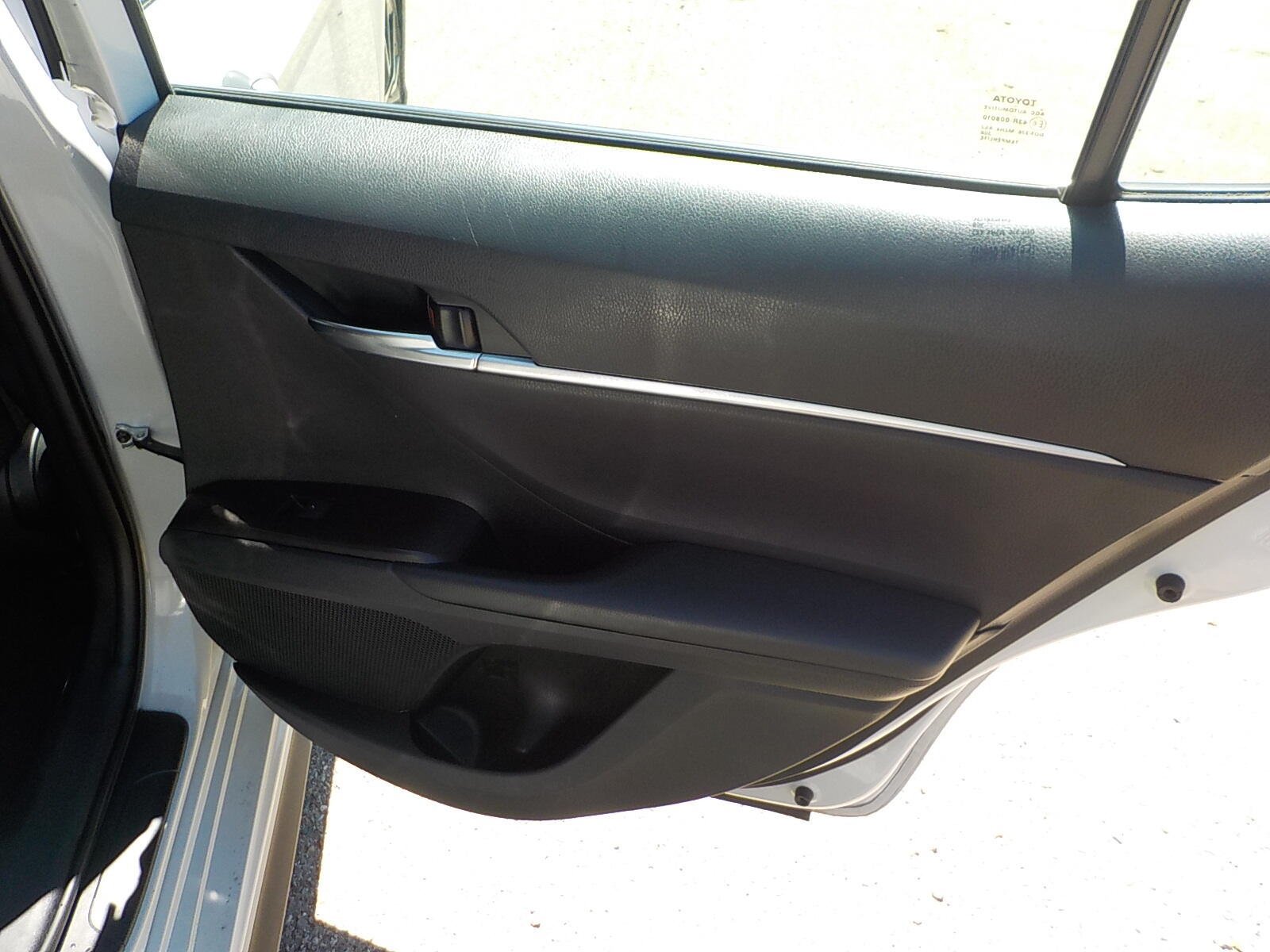 Used 2023 Toyota Camry SE FWD image 12