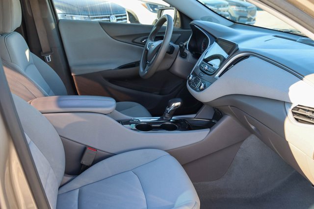 Used 2022 Chevrolet Malibu LT image 14