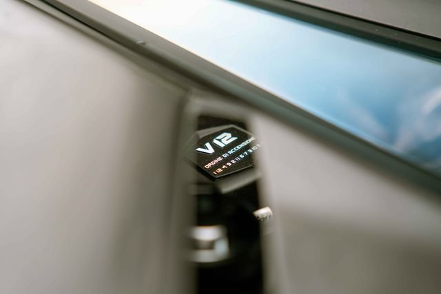 Used 2020 Lamborghini Aventador SVJ AWD/4WD image 40