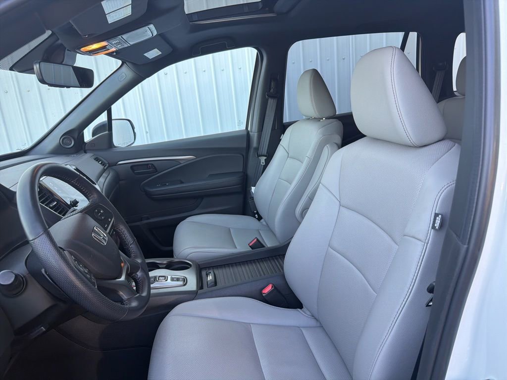 Used 2023 Honda Passport EX-L image 15
