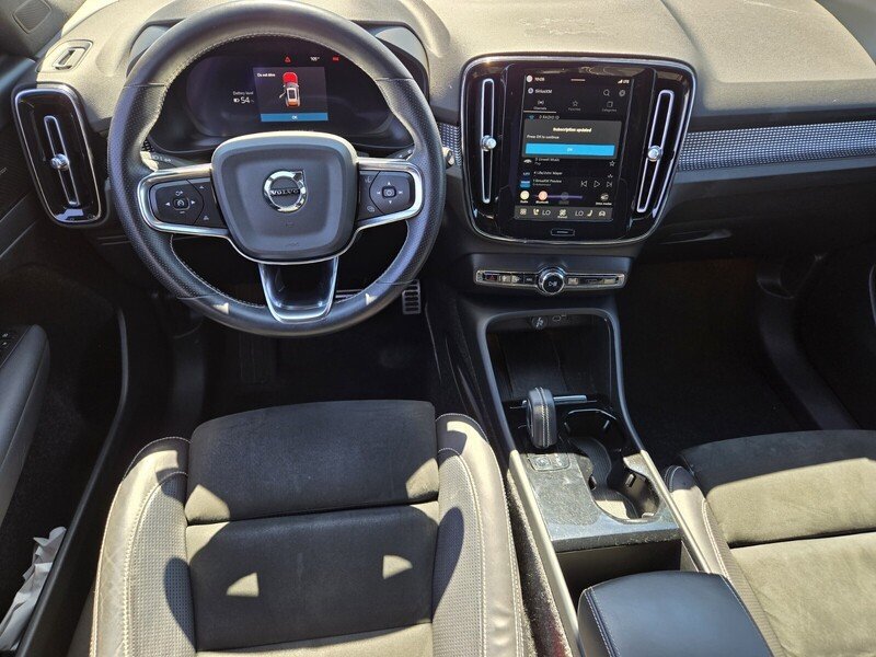Used 2021 Volvo XC40 P8 Recharge AWD/4WD image 13