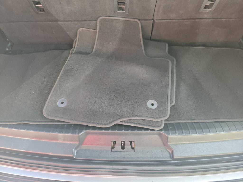 Used 2018 Ford Expedition Limited w/ Equipment Group 302A image 12