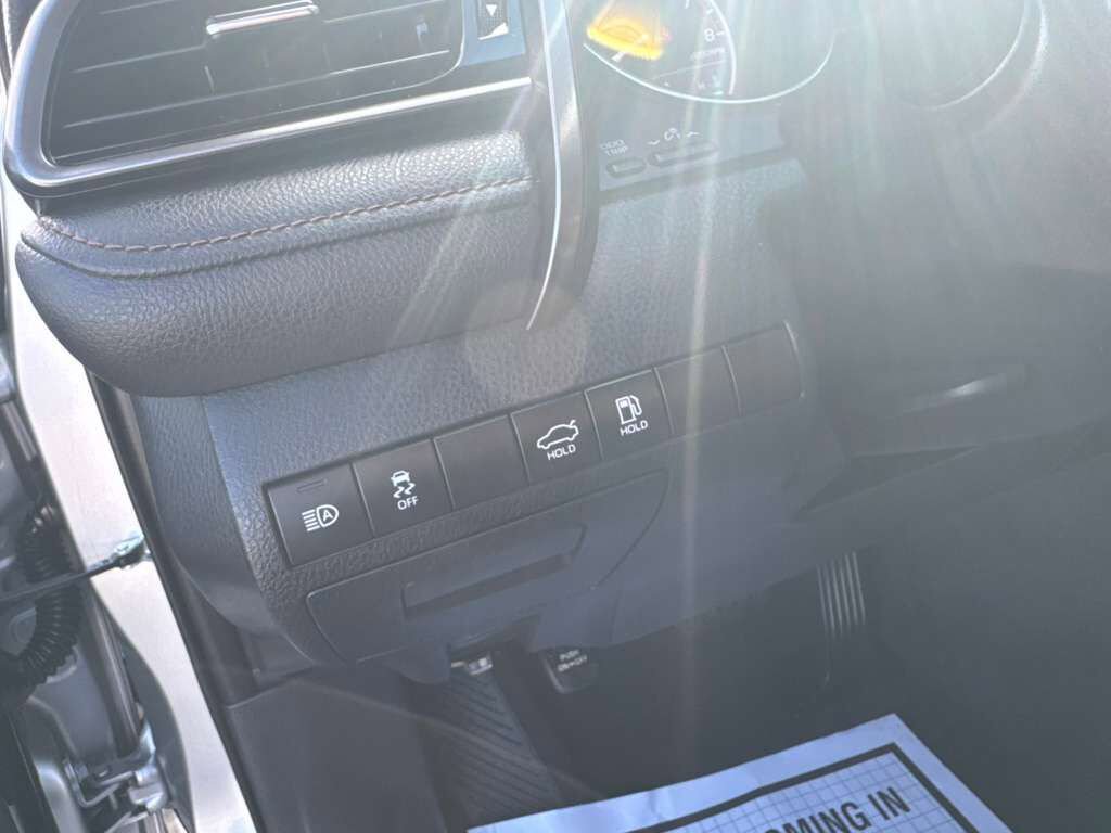 Used 2019 Toyota Camry LE FWD image 19