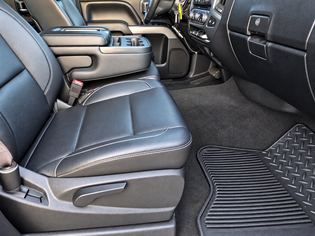 Used 2015 Chevrolet Silverado 1500 LT w/ All Star Edition AWD/4WD image 29