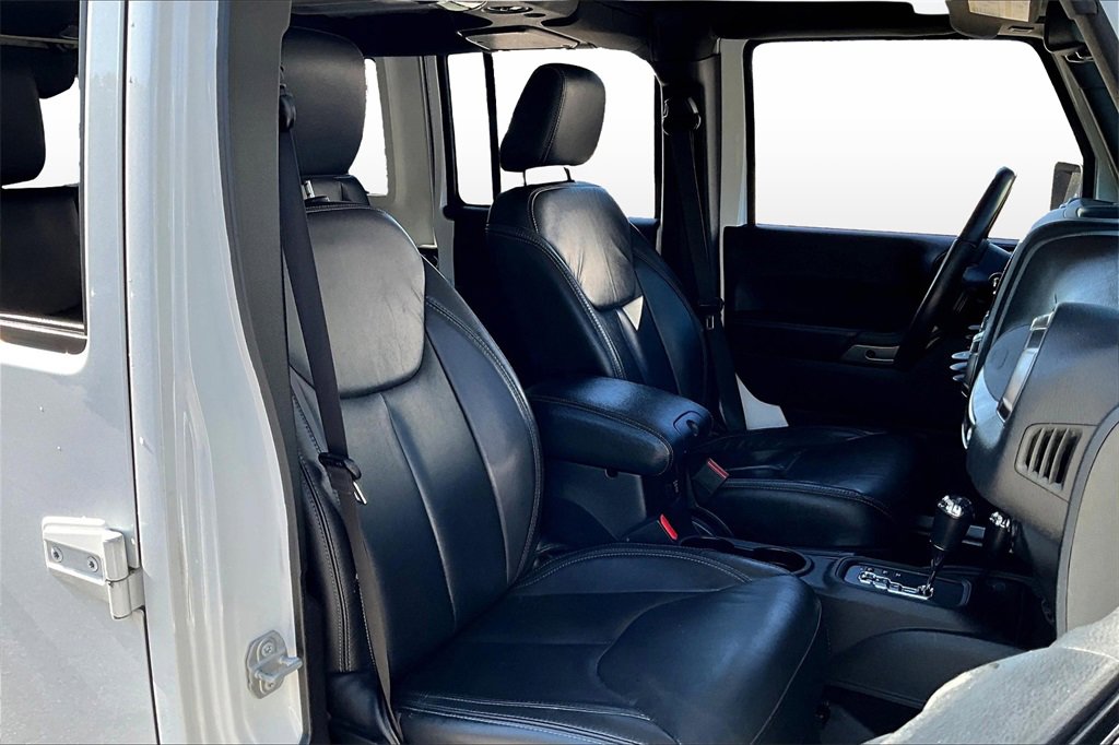 Used 2018 Jeep Wrangler Unlimited Sahara image 26