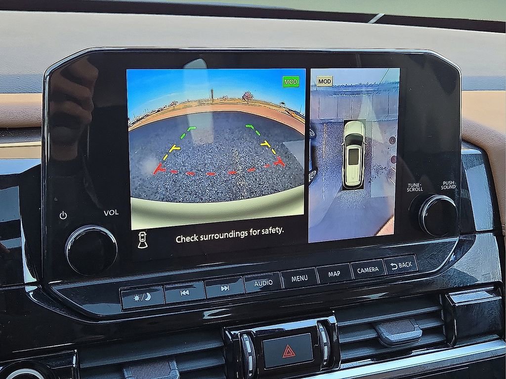 Used 2022 Nissan Pathfinder Platinum w/ Cargo Package image 29