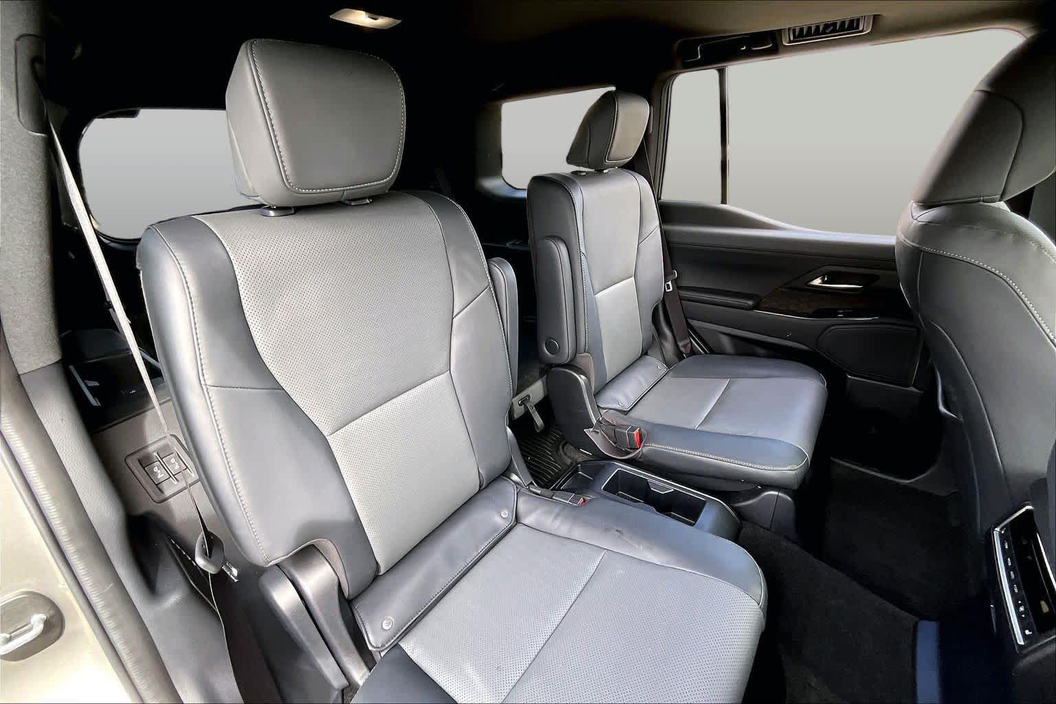 Used 2025 Lexus GX 550 w/ Accessory Package (2T) AWD/4WD image 17