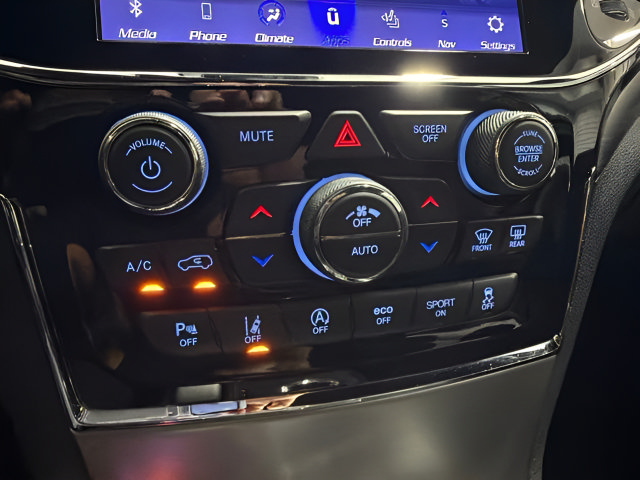 Used 2020 Jeep Grand Cherokee Altitude RWD image 21